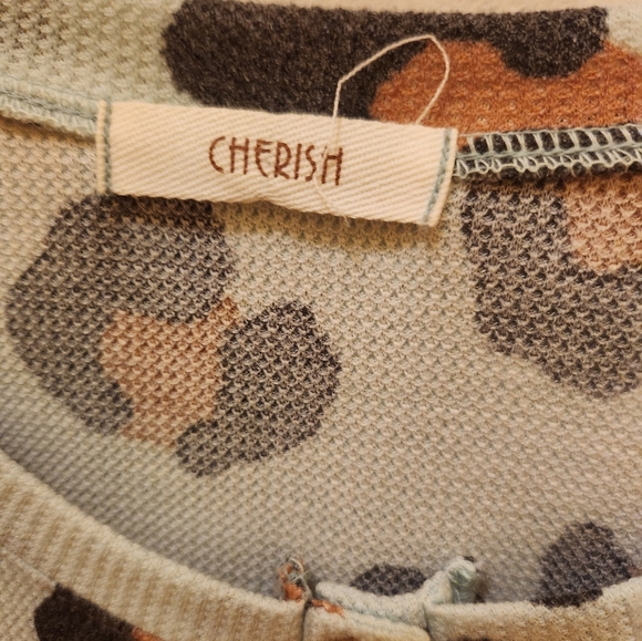 Cherish mint green cheetah print waffle t-shirt. Fits like a large - Picture 3 of 3